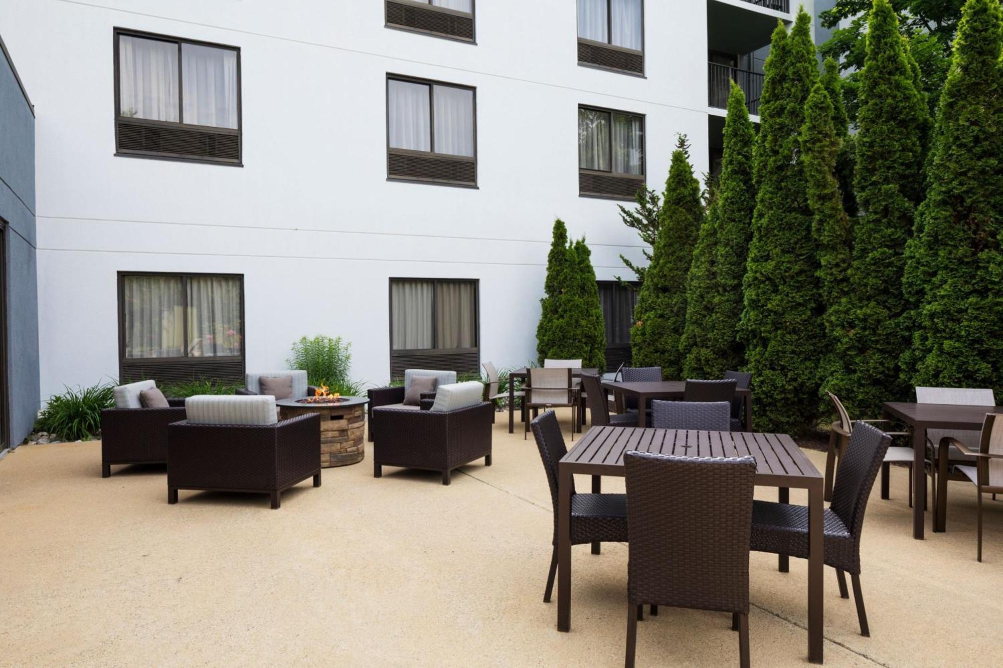 Courtyard By Marriott Portsmouth Ξενοδοχείο Εξωτερικό φωτογραφία
