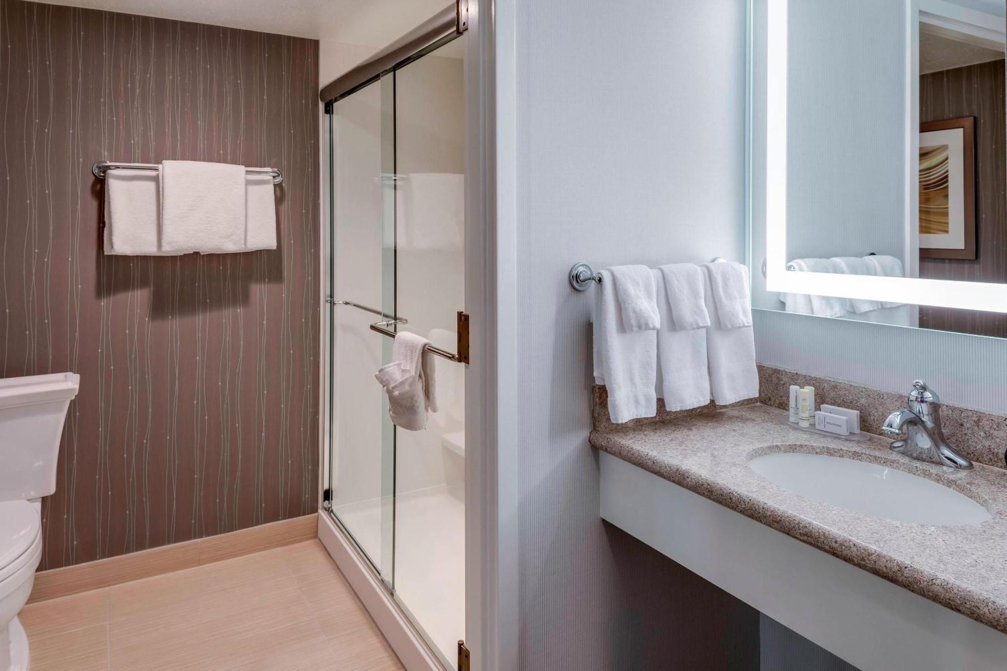 Courtyard By Marriott Portsmouth Ξενοδοχείο Εξωτερικό φωτογραφία