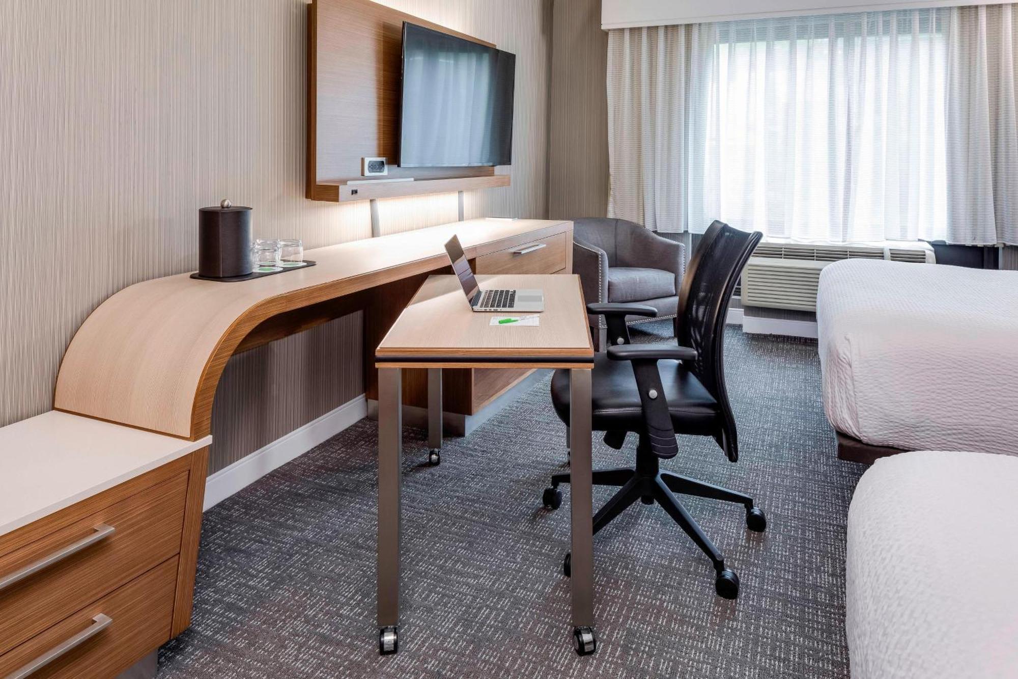 Courtyard By Marriott Portsmouth Ξενοδοχείο Εξωτερικό φωτογραφία