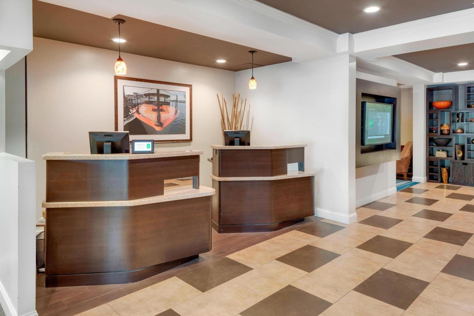 Courtyard By Marriott Portsmouth Ξενοδοχείο Εξωτερικό φωτογραφία