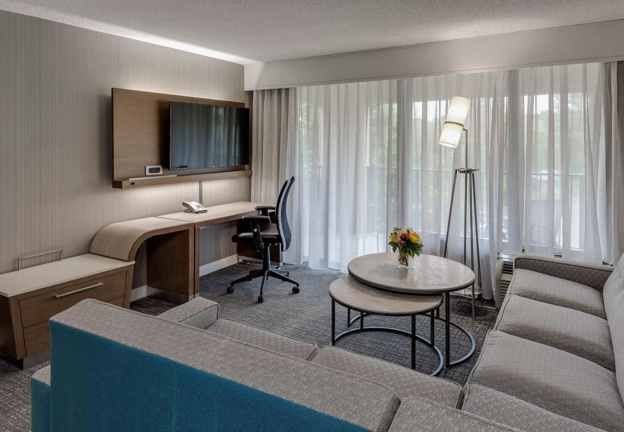 Courtyard By Marriott Portsmouth Ξενοδοχείο Εξωτερικό φωτογραφία