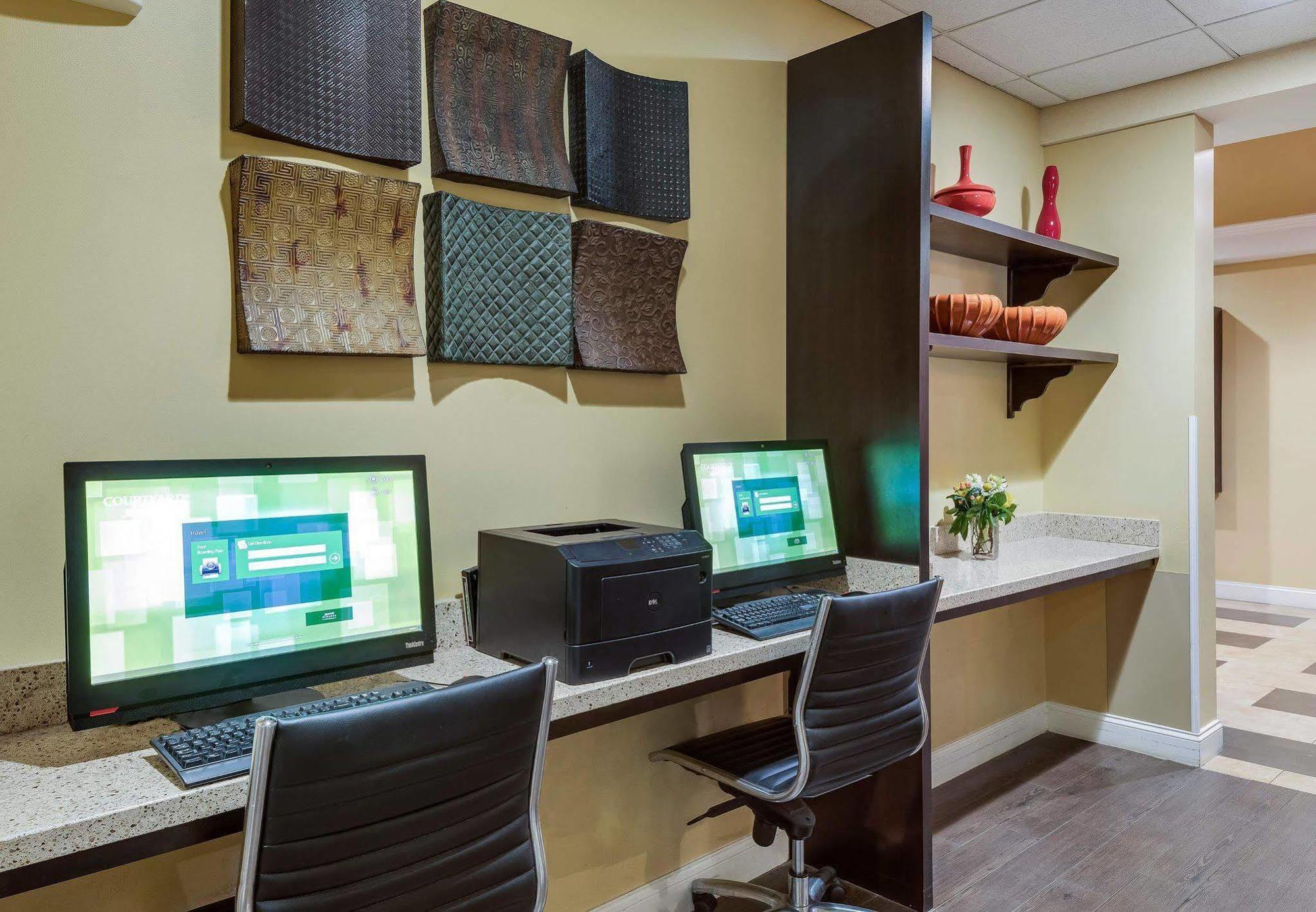 Courtyard By Marriott Portsmouth Ξενοδοχείο Εξωτερικό φωτογραφία